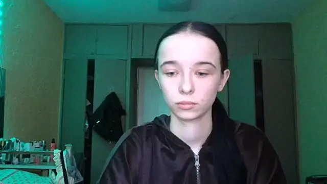 Snapshot of Emilia_Light chatting on March 10, 2026, 5:44 am Emilia Light online show from March 10, 2026, 5:44 am