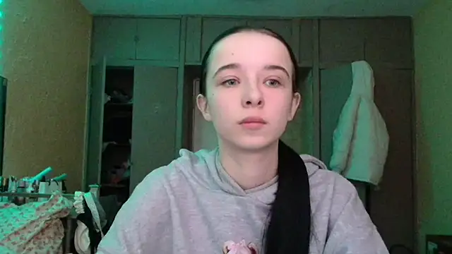 Snapshot of Emilia_Light chatting on February 25, 2026, 6:35 am Emilia Light online show from February 25, 2026, 6:35 am