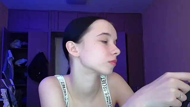 Snapshot of Emilia_Light chatting on March 12, 2026, 1:37 pm Emilia Light online show from March 12, 2026, 1:37 pm