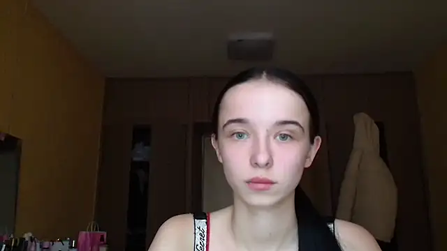 Snapshot of Emilia_Light chatting on March 7, 2026, 8:21 am Emilia Light online show from March 7, 2026, 8:21 am