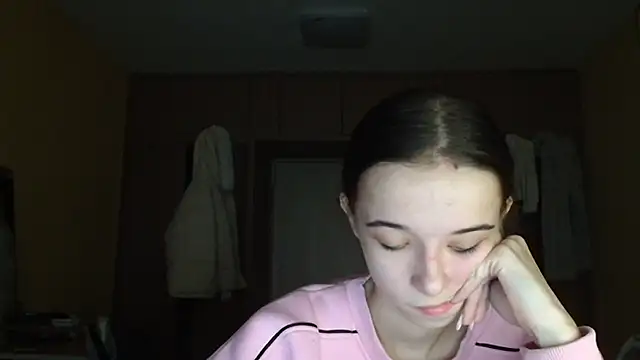 Emilia Light online show from October 27, 2025, 7:53 am