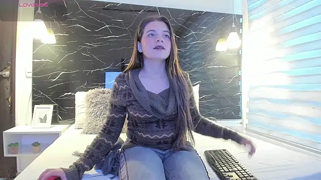 ZOE LE online show from February 7, 2026, 11:40 am