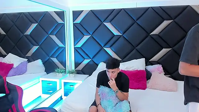 Spaceboys18 online show from November 19, 2025, 12:10 am