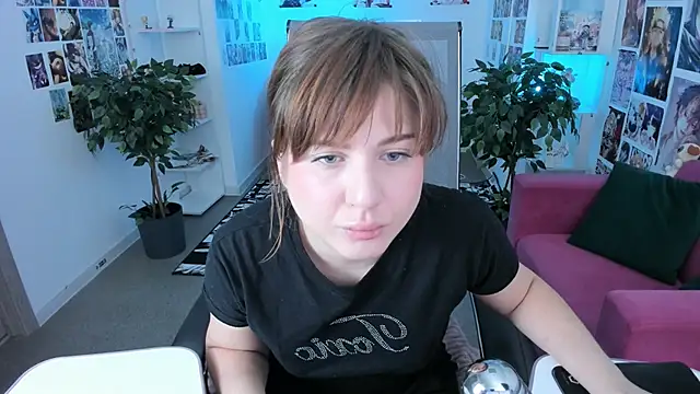 FameyBlum online show from October 15, 2025, 8:22 am