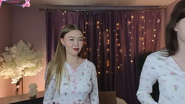 TwixieGuo online show from February 11, 2026, 4:45 am