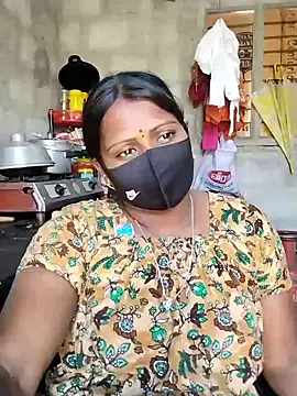 Snapshot of Tamil_Hot_Sandy chatting on February 13, 2026, 7:19 am Tamil Hot Sandy online show from February 13, 2026, 7:19 am