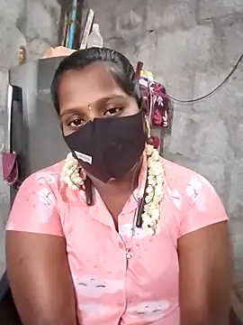 Snapshot of Tamil_Hot_Sandy chatting on December 16, 2025, 5:11 am Tamil Hot Sandy online show from December 16, 2025, 5:11 am