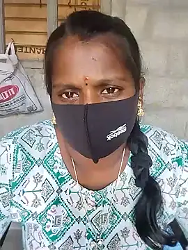 Snapshot of Tamil_Hot_Sandy chatting on March 17, 2026, 5:43 am Tamil Hot Sandy online show from March 17, 2026, 5:43 am