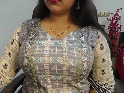 Queen Homaira online show from November 13, 2025, 3:54 am