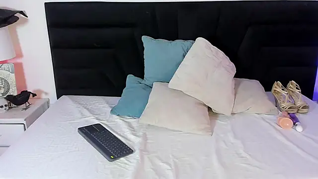 KateValencia online show from October 5, 2025, 12:07 pm