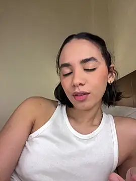 Snapshot of Capricho_01 chatting on October 10, 2025, 12:06 pm Capricho 01 online show from October 10, 2025, 12:06 pm