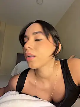 Snapshot of Capricho_01 chatting on October 29, 2025, 6:51 pm Capricho 01 online show from October 29, 2025, 6:51 pm