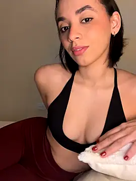 Snapshot of Capricho_01 chatting on October 27, 2025, 12:39 pm Capricho 01 online show from October 27, 2025, 12:39 pm