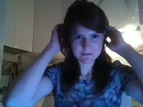 Arivonne online show from February 28, 2026, 9:14 pm