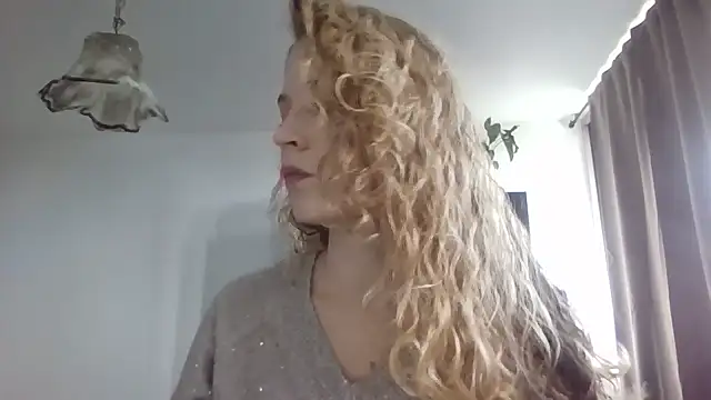 Snapshot of Feymaris chatting on February 7, 2026, 10:45 am Feymaris online show from February 7, 2026, 10:45 am