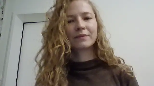 Snapshot of Feymaris chatting on February 3, 2026, 8:14 pm Feymaris online show from February 3, 2026, 8:14 pm