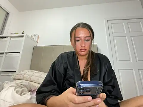 Playfulvixen25 online show from April 8, 2026, 11:17 pm