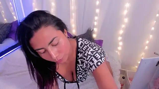 Snapshot of Olivia_Morrys chatting on May 15, 2026, 11:47 pm Olivia Morrys online show from May 15, 2026, 11:47 pm
