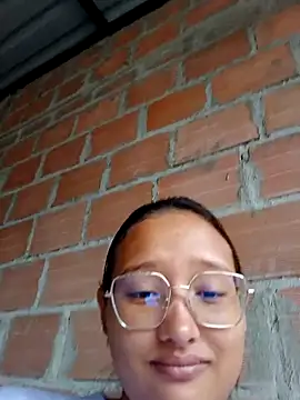 Snapshot of young_dairy01 chatting on November 28, 2025, 11:43 am young dairy01 online show from November 28, 2025, 11:43 am