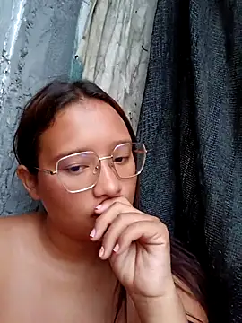 Snapshot of young_dairy01 chatting on November 21, 2025, 10:47 am young dairy01 online show from November 21, 2025, 10:47 am