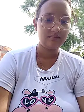 Snapshot of young_dairy01 chatting on October 31, 2025, 1:41 pm young dairy01 online show from October 31, 2025, 1:41 pm