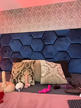 Angelina Roa online show from June 6, 2026, 2:22 pm