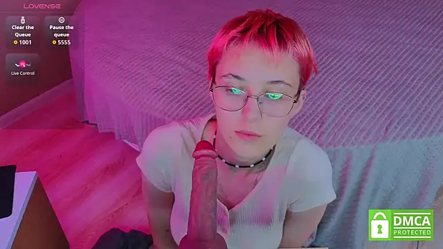 Snapshot of Sharlikiss chatting on October 29, 2025, 5:45 pm Sharlikiss online show from October 29, 2025, 5:45 pm