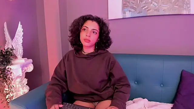 Snapshot of Alessiia__ chatting on November 7, 2025, 6:40 am Alessiia online show from November 7, 2025, 6:40 am