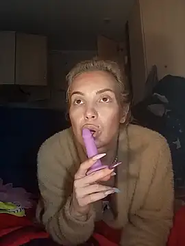 Conny Shellie online show from November 25, 2025, 4:24 am