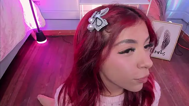 KathiaSaenz  online show from November 28, 2025, 4:34 am