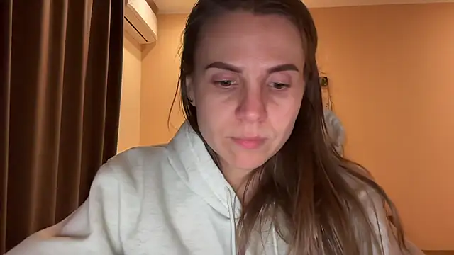 AnnieLove7722 online show from January 13, 2026, 6:01 pm