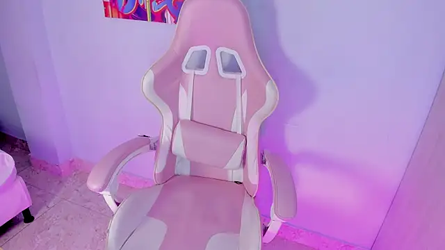 Athenea  fox online show from October 3, 2025, 11:23 am