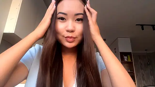 Ur neighbor Kira online show from October 25, 2025, 11:42 am