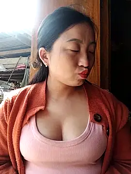 zhen-zo online show from February 6, 2026, 4:30 am