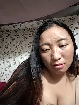 zhen-zo online show from November 5, 2025, 6:05 am