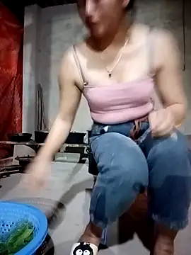 Snapshot of buddy-sexy chatting on April 7, 2026, 11:45 am buddy-sexy online show from April 7, 2026, 11:45 am