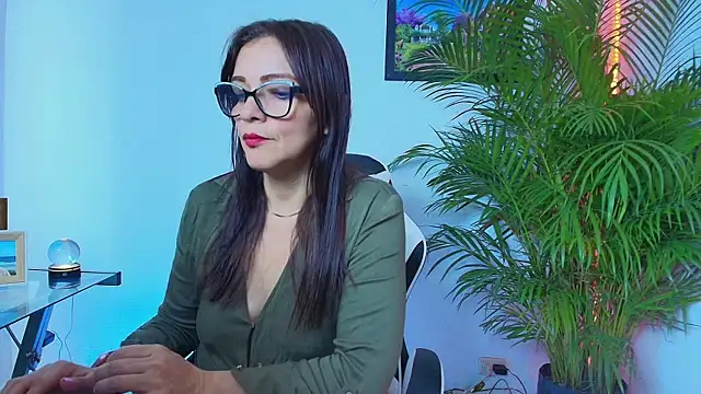 Carol Miss2 online show from November 10, 2025, 2:44 pm