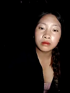 ly-xinh01 online show from September 30, 2025, 5:02 am