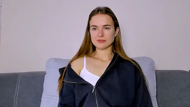 LilMary  online show from December 2, 2025, 7:21 am