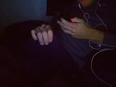 AlbertoRuiz086 online show from October 10, 2025, 7:31 am