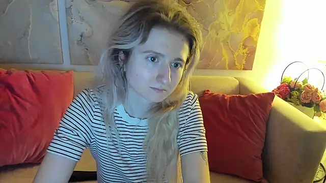 CamillaDreamer online show from April 8, 2026, 8:43 pm