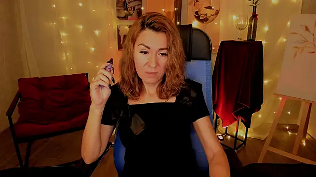 Snapshot of DonnaSmitth chatting on November 10, 2025, 4:12 pm DonnaSmitth online show from November 10, 2025, 4:12 pm