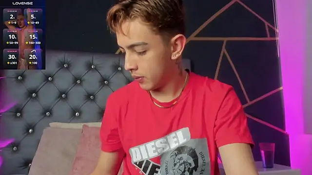 Lian Miller1  online show from October 29, 2025, 12:37 pm