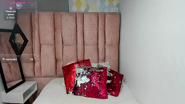 Issa Milf   online show from March 28, 2026, 1:34 pm