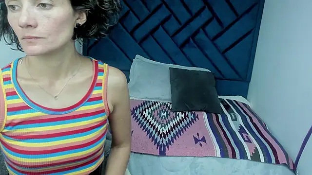 Valery More   online show from October 27, 2025, 7:04 pm