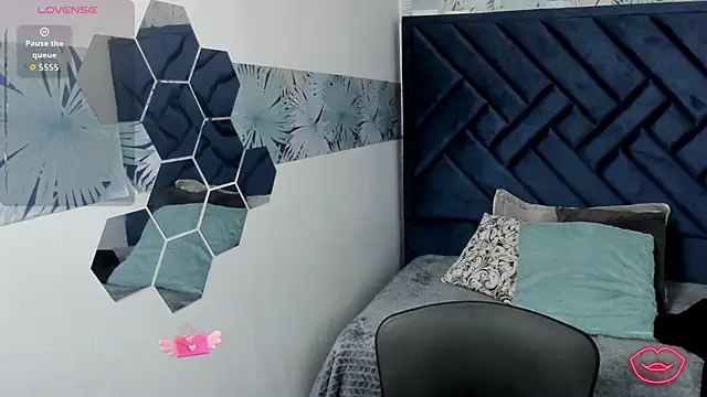 Valery More   online show from February 2, 2026, 2:05 pm