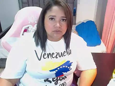 Snapshot of Vanesa_Juicy chatting on October 22, 2025, 11:53 am Vanesa Juicy online show from October 22, 2025, 11:53 am