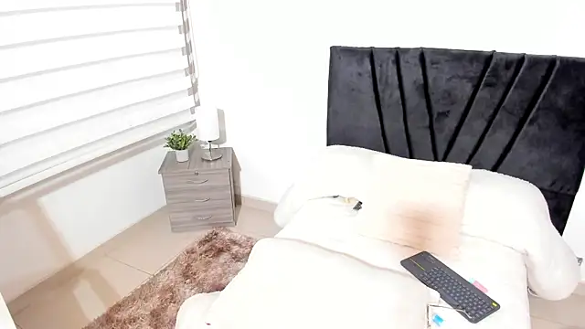 Taylormaccurdy  online show from October 9, 2025, 3:12 pm