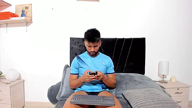 Taylormaccurdy  online show from February 27, 2026, 4:51 pm