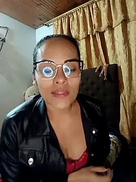 Snapshot of QueenBDSM chatting on October 16, 2025, 2:20 am QueenBDSM online show from October 16, 2025, 2:20 am